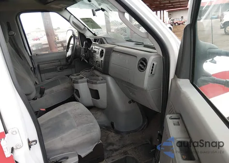 2014 Ford E-350 Super Duty Commercial z USA, uszkodzony, nr VIN 1FDSS3EL6EDB14328